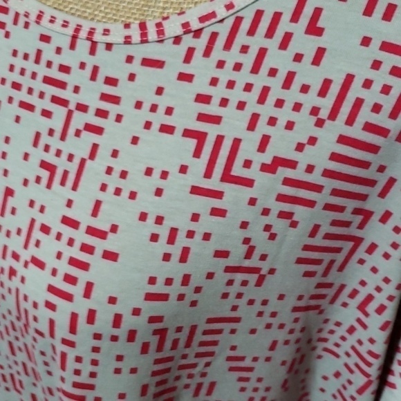 Nwt 2xl lularoe irma. Grey and hot pink. - Picture 2 of 3